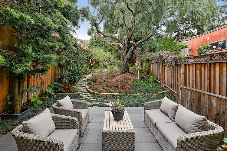 462 Douglass Street 28