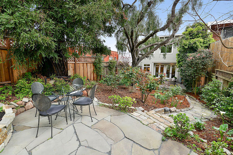 462 Douglass Street 34