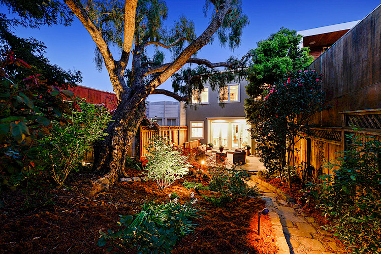 462 Douglass Street 31