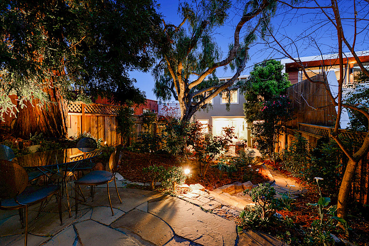 462 Douglass Street 35