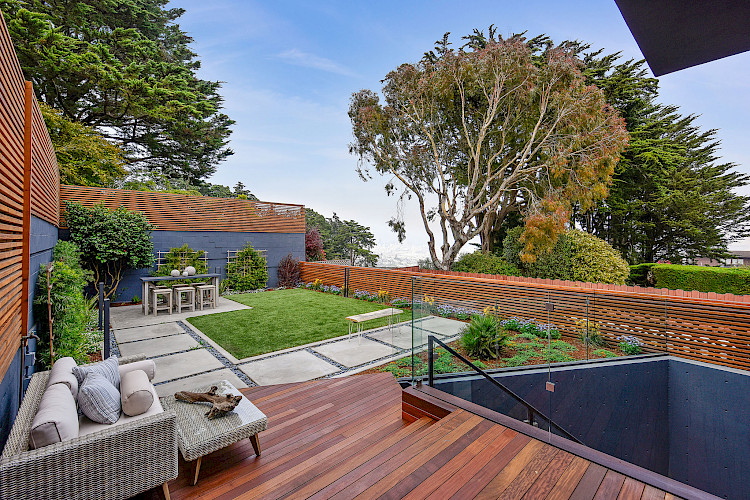 844 Duncan Street 16