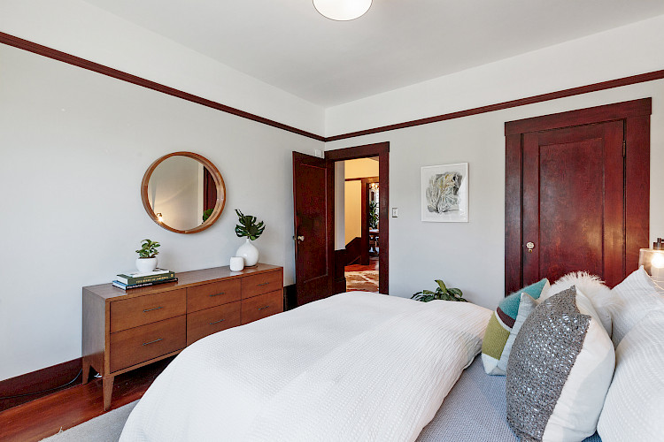 318 Madrid Street 25