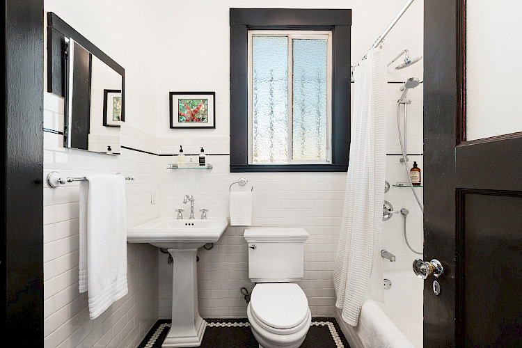 318 Madrid Street 26