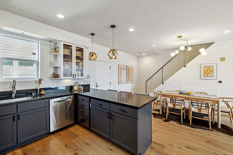 425 14th Street #4 22