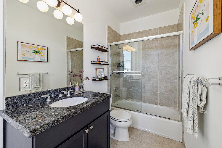 425 14th Street #4 32