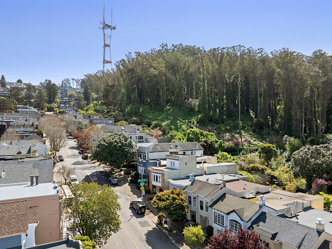 1209 Stanyan St. 69