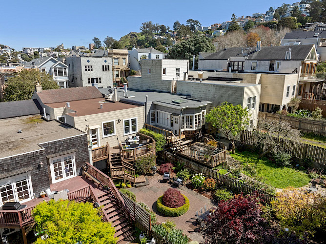 1209 Stanyan St. 77