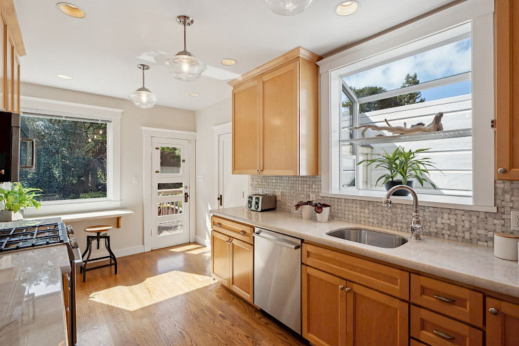 1209 Stanyan St. 37