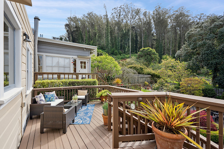 1209 Stanyan St. 47
