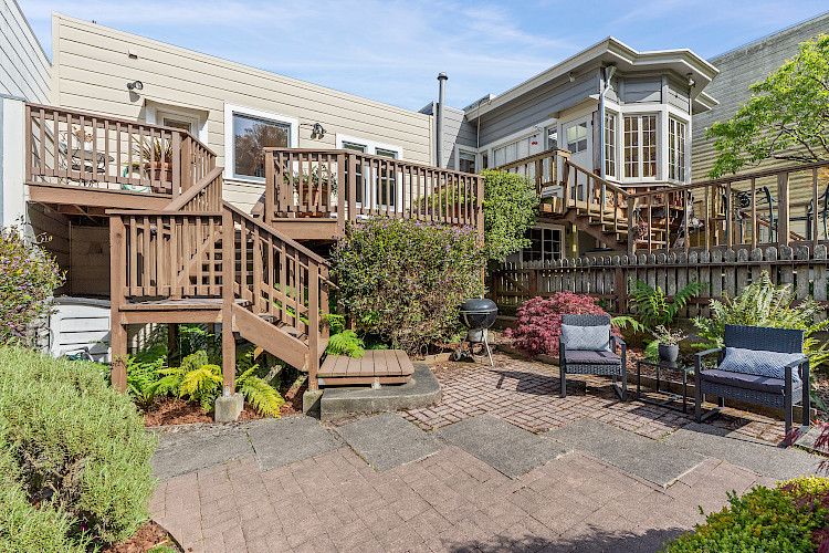 1209 Stanyan St. 53