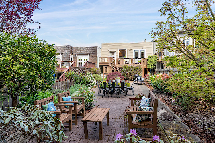 1209 Stanyan St. 60