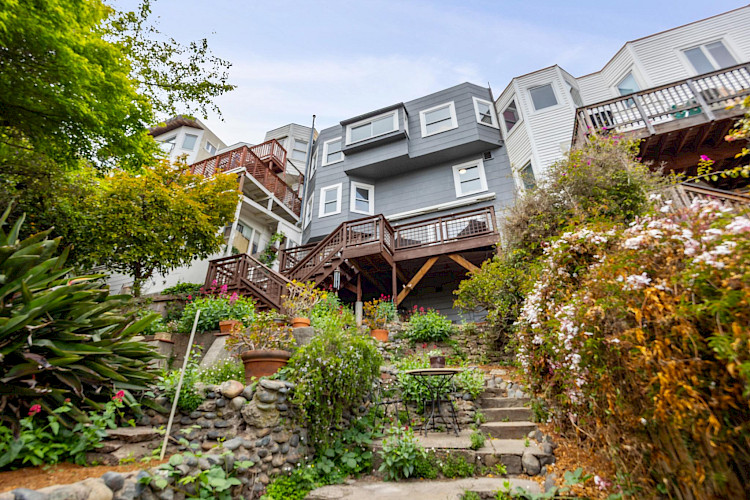 51 Deming St 65