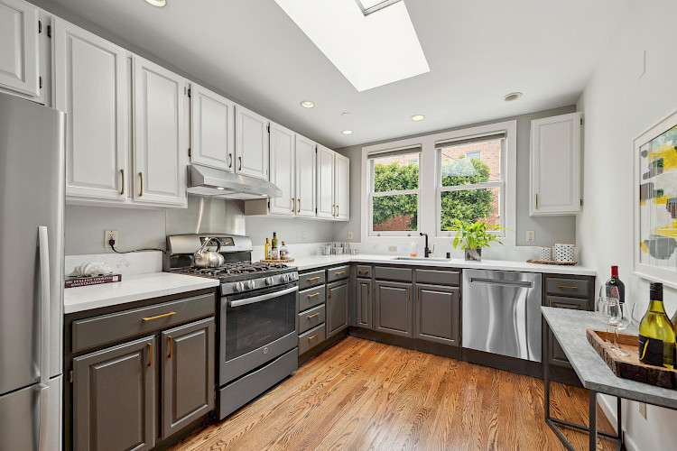 51 Deming St 4