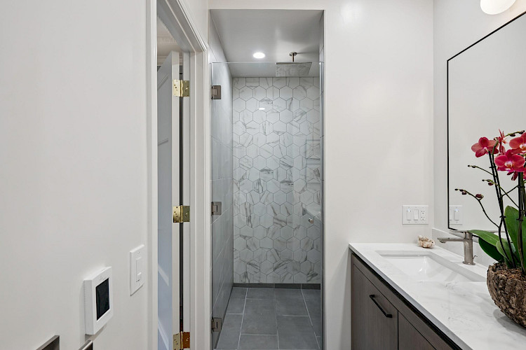 469 Collingwood St 57