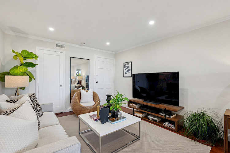 469 Collingwood St 85