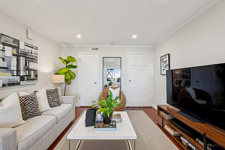 469 Collingwood St 86