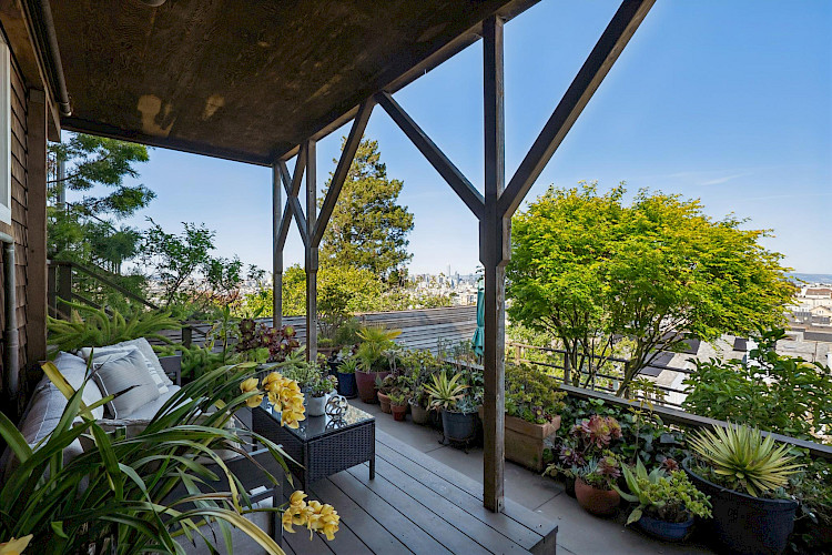 469 Collingwood St 102