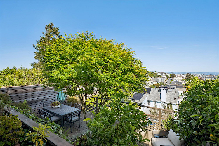 469 Collingwood St 104