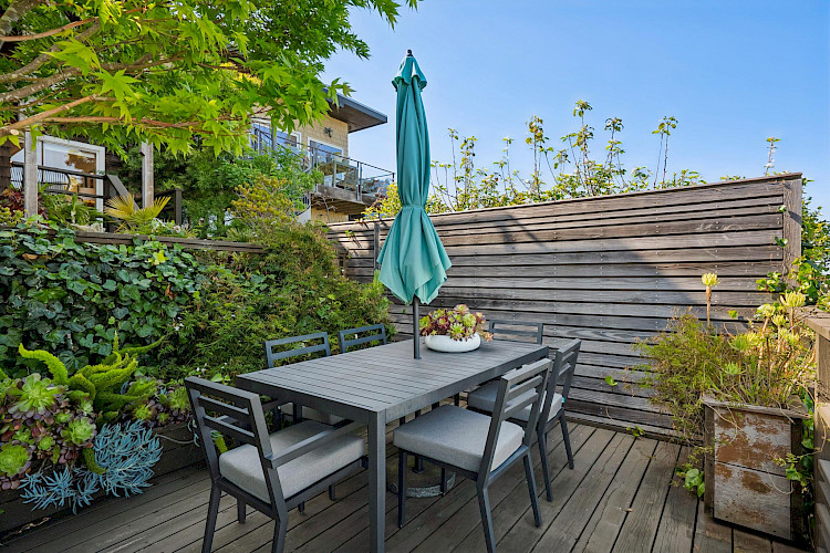 469 Collingwood St 105