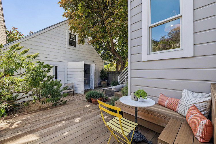 160-162 Richland Avenue 64