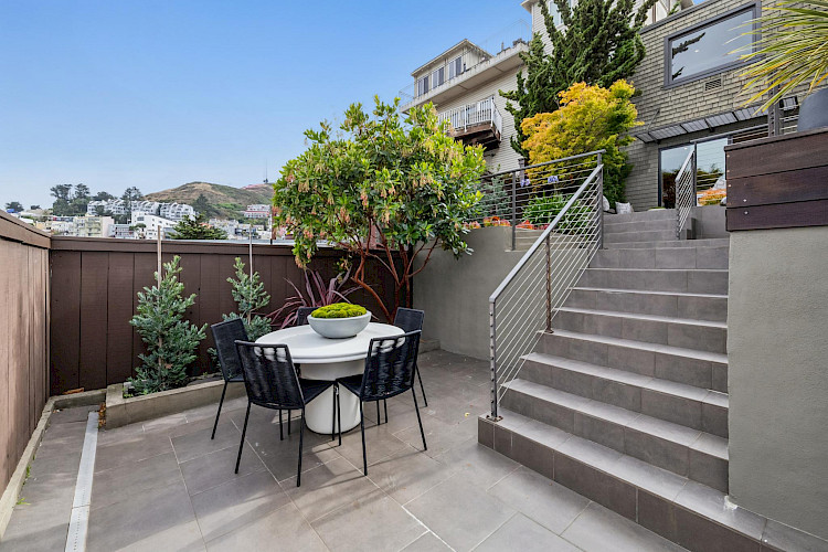 10 Deming Street 100