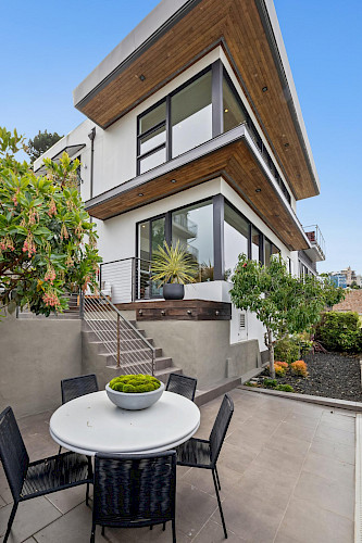 10 Deming Street 99